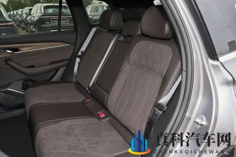 吉利星越 L 深度解析：15 万级燃油 SUV 能卖出 “现象级” 成绩 凭什么-3