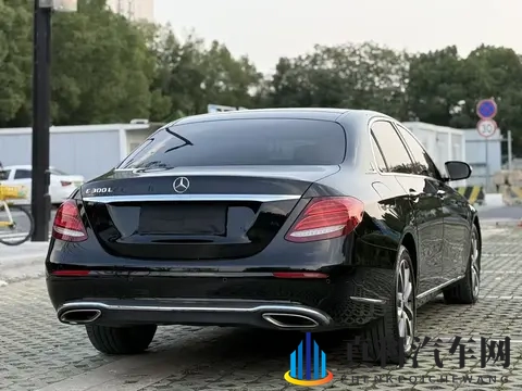 16万拿下豪华座驾：2017款奔驰E300L，商务家用皆宜-1