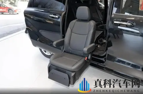 入门就是最优选,丰田赛那选购推荐,一公里4毛钱-1