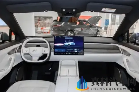 家庭用车的真实考验:乐道L60如何化解带娃出行的每一个痛点?-2