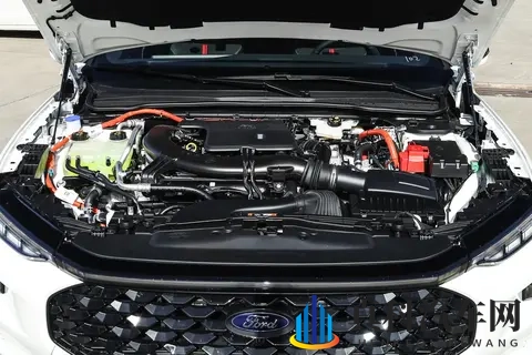 试驾完全新福特蒙迪欧，闺蜜决定放弃电车，选择插混动力-2