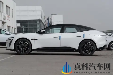 班长让我吃 罩奶头：汽车命名奇趣揭秘：独特名字背后的故事-2