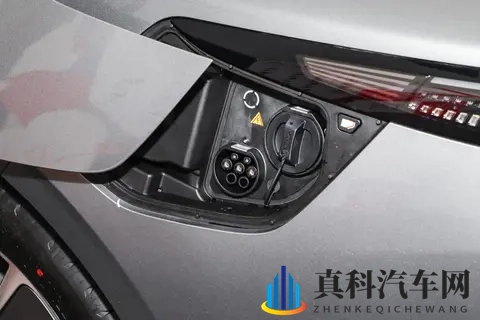 旗舰实力展现：星纪元ES增程版Ultra四驱的全方位解读-2