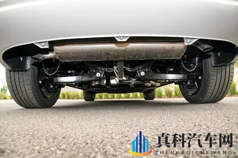 12万级插混SUV,没有花里胡哨,但很对味儿!蓝电E5 PLUS-2