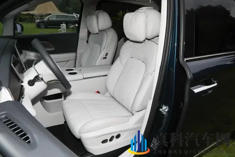 试驾26款岚图梦想家：鸿蒙座舱5+乾崑ADS 4+5C超充，实力如何？-1