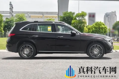 男生肌肌碰女生肌肌：校园青春意外触碰，心跳加速瞬间共鸣-2