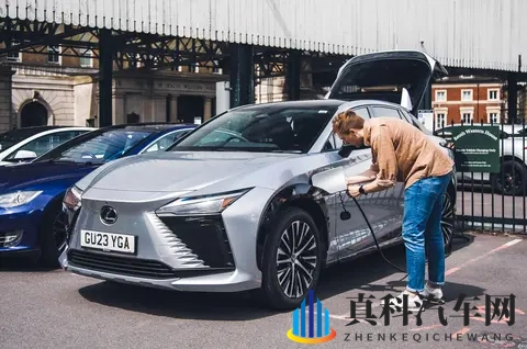 填补燃油税收入缺口,英国拟对电动汽车征收行驶里程税-1