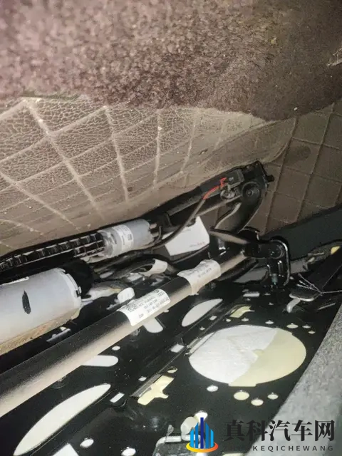 99热7:潮流外观+卓越性能,新车型惊艳上市引期待-3