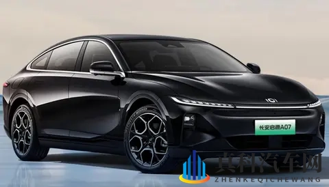 官标续航超1570km，长安启源A07新车亮相，花瓣轮圈是一大卖点-2