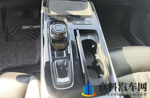 小区炸开锅！王哥买的纯电被质疑不值，他晒出账单后全闭嘴了-2