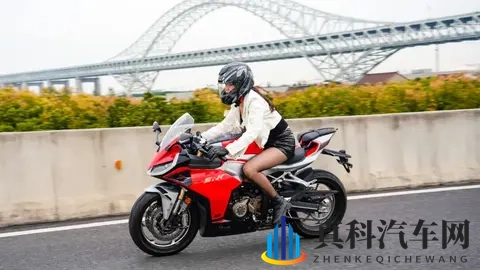 骑上四缸仿赛去兜风—与生活和解的最好方式-2