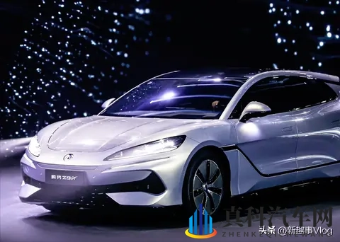 比亚迪跌落神坛？44万辆月销仍失冠，背后暗藏三大危机！-3