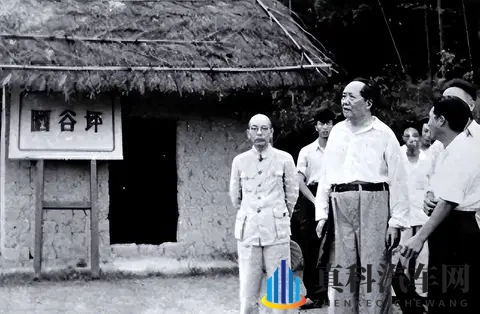 【看图说文】韶山冲里那辆银灰色吉姆车-1