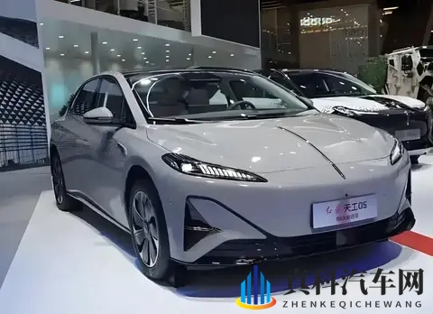 年轻人为何对“红旗”说再见?-3