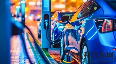 同车不同命!新能源车险为何成为“甜蜜负担”?-3