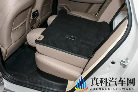 1398 万起，四驱续航超 230km，第三代蓝电E5 PLUS开启预售-3