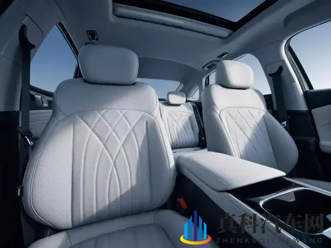 限时688万起,48米插混轿车,综合续航1700km,家用太香了!-2