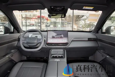 试驾2026款eπ008五座版，大空间家用SUV，配置实用-3