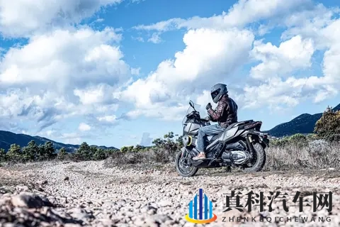 被同桌扒开腿用震蛋器玩弄:汽车新科技:震蛋器,提升驾驶体验引关注-3