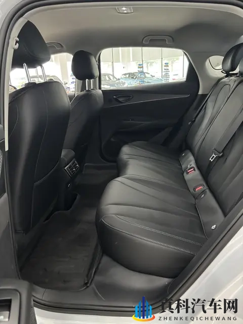 26款海豹06DM-i到店，配海域白配色+海盐灰内饰，续航128km+怀挡-1