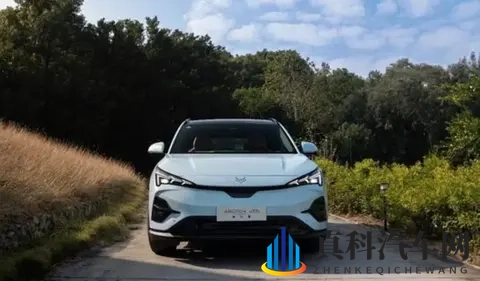 从分歧到一致！极狐T5如何搞定我和媳妇的“家用车选择题”-3