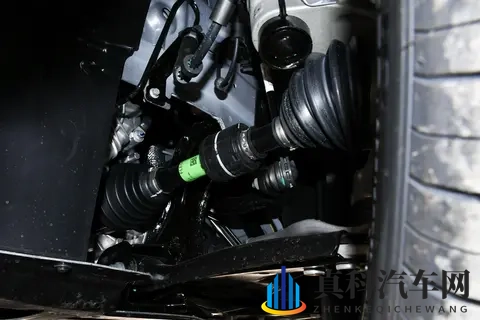 10 万出头的燃油车新选择?第三代领克 03 试驾体验:智能与性能在线-2