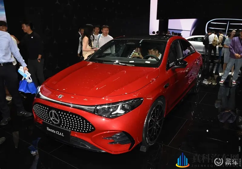 奔驰反击！全新CLA预售，续航破800公里还有三联屏！-1