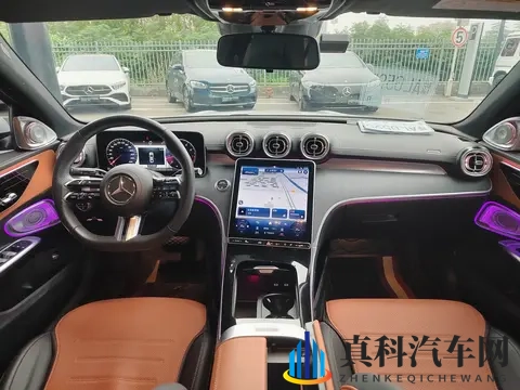 19万多，23年底准新奔驰C级，一手车代步优选？-3