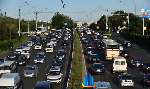 驾校教练骂爆的操作:手动挡3档起步?车没动先废半条命!-2