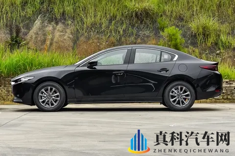 2025 款马自达 3 昂克赛拉动力表现与配置适配解读-1