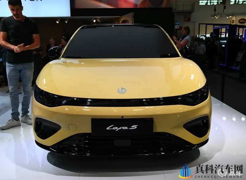 零跑欧洲市场起飞！纯电小钢炮一曝光，被传换欧宝标售卖！-1