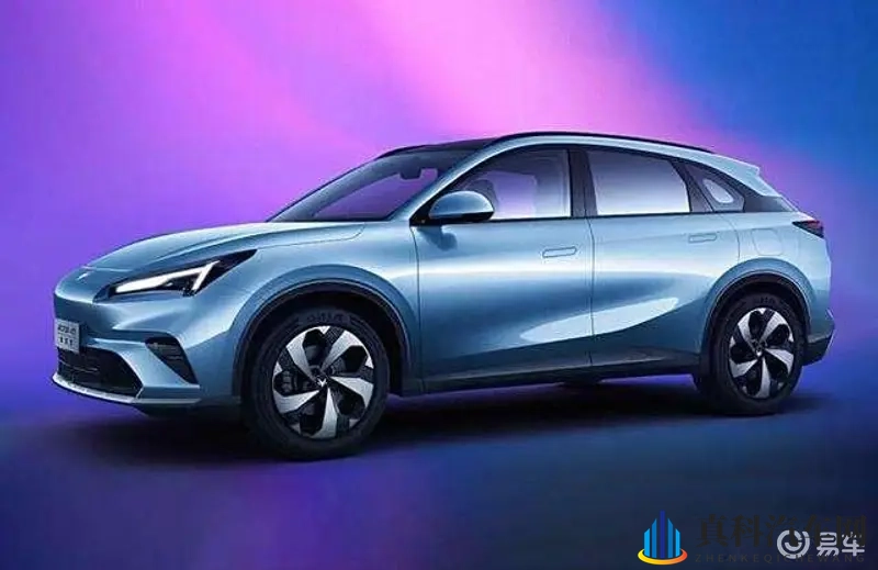 白丝袜精华液抹在脚上:脚部护理专用,白丝袜精华液轻松涂抹-2