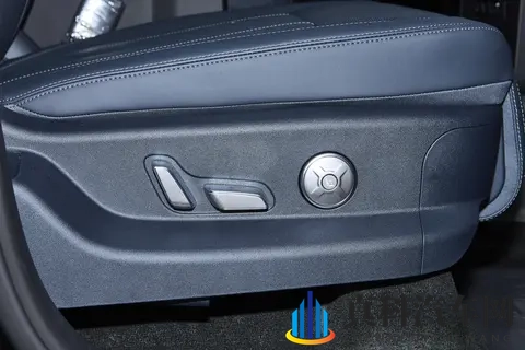 方程豹钛 7:20 万级 SUV 新选择,硬派颜值 + 智能内核竟能两全?-3