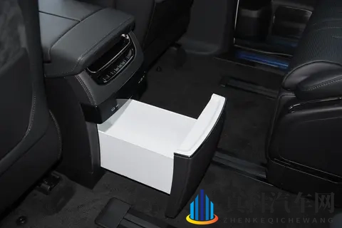 极氪009购车分析:十一月推出限时购车权益,适合哪些消费者?-2