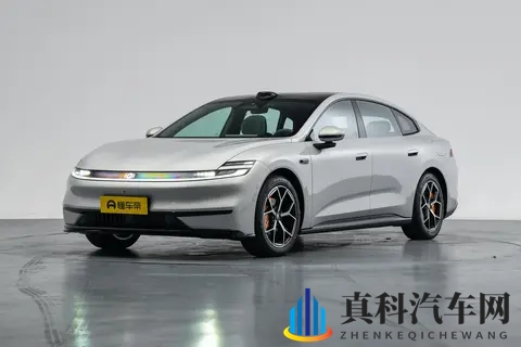 这性价比简直绝了！​长安启源A06预售不到12万，还看合资车呢-2