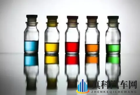 能腐蚀铝板的冷却液是否会腐蚀发动机，燃油车要不要定期更换？-1