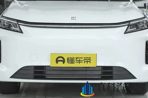 1398万元起！230km超长续航+四驱，这款插混SUV很适合家用-1