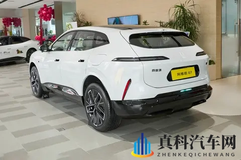 入门即满配，2026款阿维塔07能否成为25万级华为系满血SUV？-3