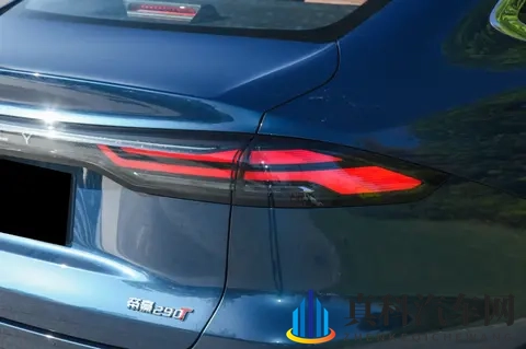 限时价6.89万起,提供1.5T_1.5L动力可选,全新第5代帝豪开启预售-1