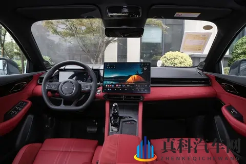 10万级选车 反转了！领克 03：燃油车也有 Flyme Auto，通勤超省心-2