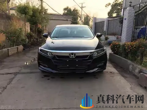 燃油车会被淘汰吗？假期去跑一趟高速，你也许就清楚了！-1