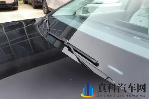 岚图泰山3799万起豪华大六座SUV搅局者还是定义者?-1