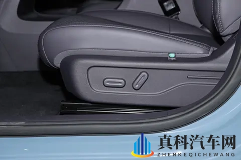 零跑B01激光雷达版,550km续航+激光雷达,售价1138万,值得一看-3