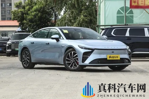 深度体验2025款星纪元ES:在20-30万区间值得细品的新能源轿车-2