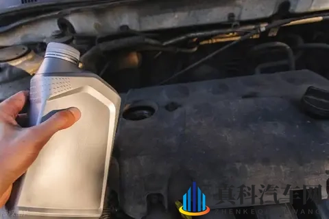 为什么不能乱用5W-30的机油?一些车用了可能会提前报废!-3