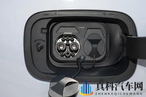 捷途山海L7 PLUS：家用中型SUV的新标杆，旅行小房车-3