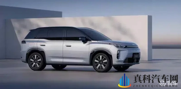 大众女澡堂胴体看个少妇：澡堂偶遇少妇，私密瞬间令人瞩目-1