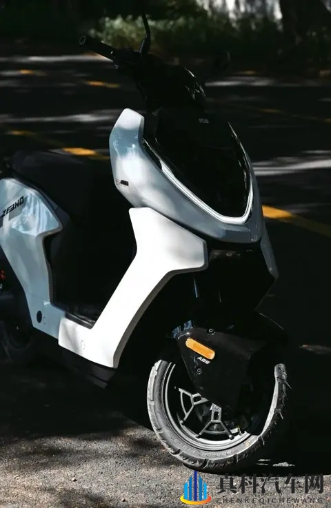 5K预算,极核 AE5i 对比九号、小牛同价位车型值得买吗?-3