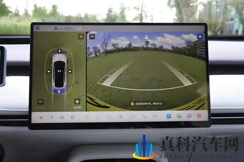 空间舒适性全维对比，全新博越和新款锋兰达哪款更合适？-1
