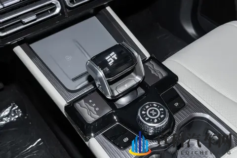 预算15万买四驱,捷途山海 T1 发现版和探索版怎么选?看完不纠结-3